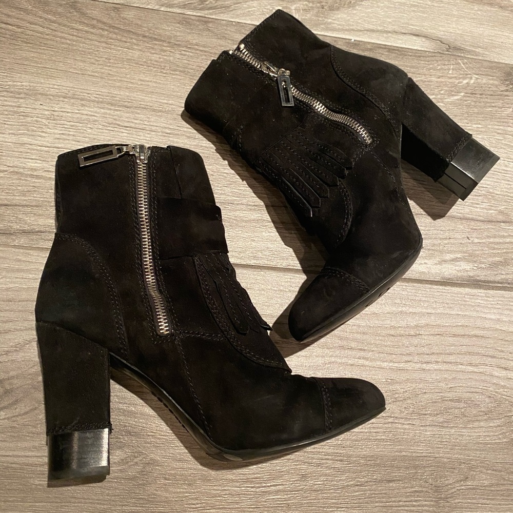 BCBG ladies suede boots Size 8 Excellent condition